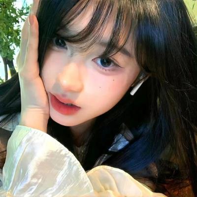 男生女生向前冲